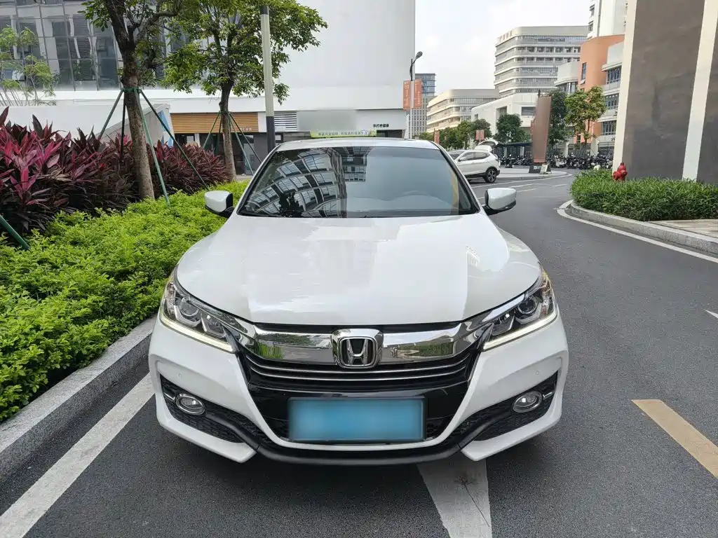 Honda Accord 2016 — фото 25