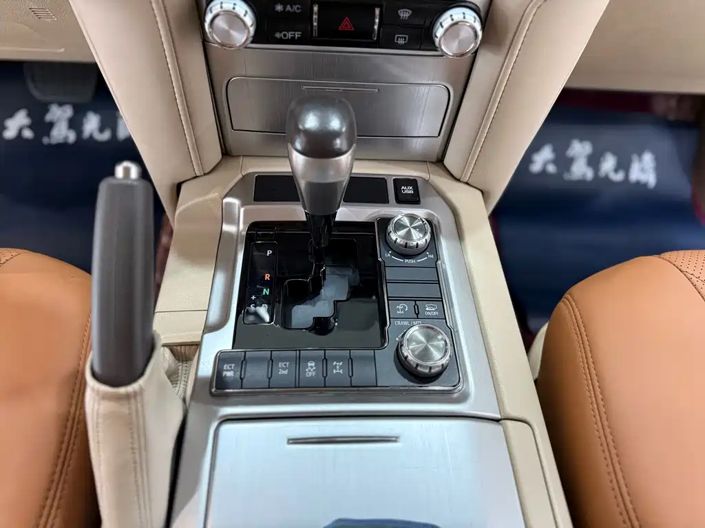 Toyota Land Cruiser 2018 — фото 11