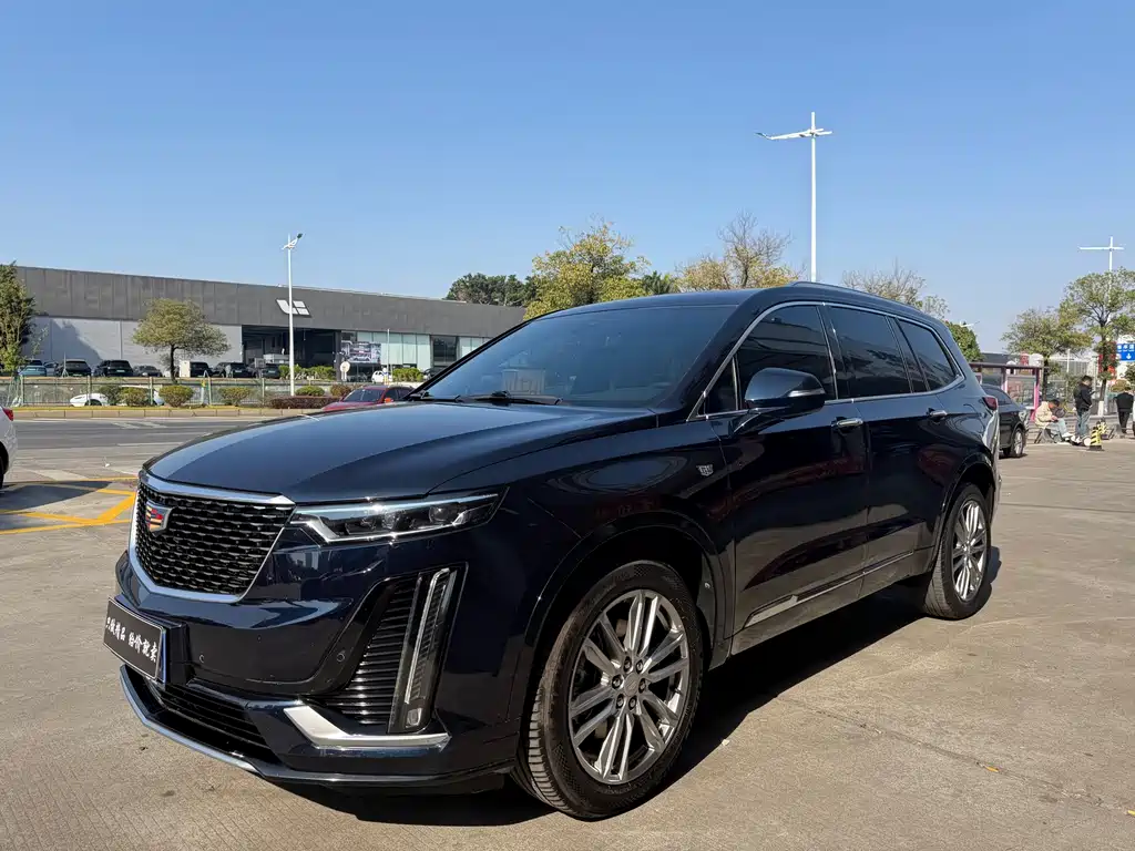 Cadillac XT6 2022 — фото 1