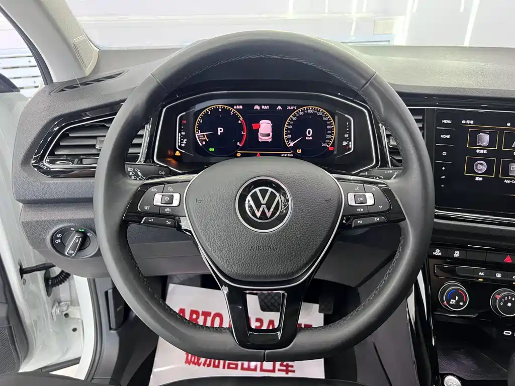 Volkswagen T-Roc 2022 — фото 11