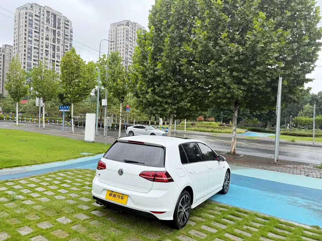 Volkswagen Golf 2016