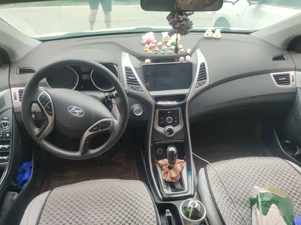 Hyundai Elantra 2015