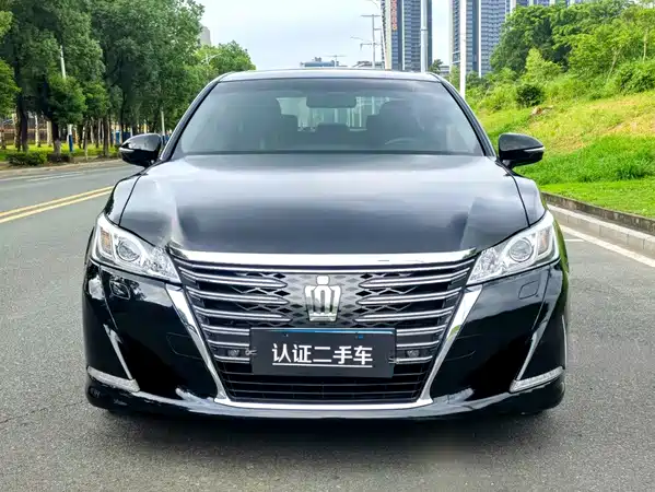 Toyota Crown 2017