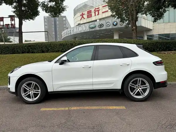 Porsche Macan 2021