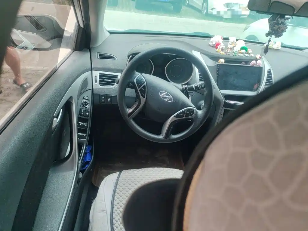 Hyundai Elantra 2015