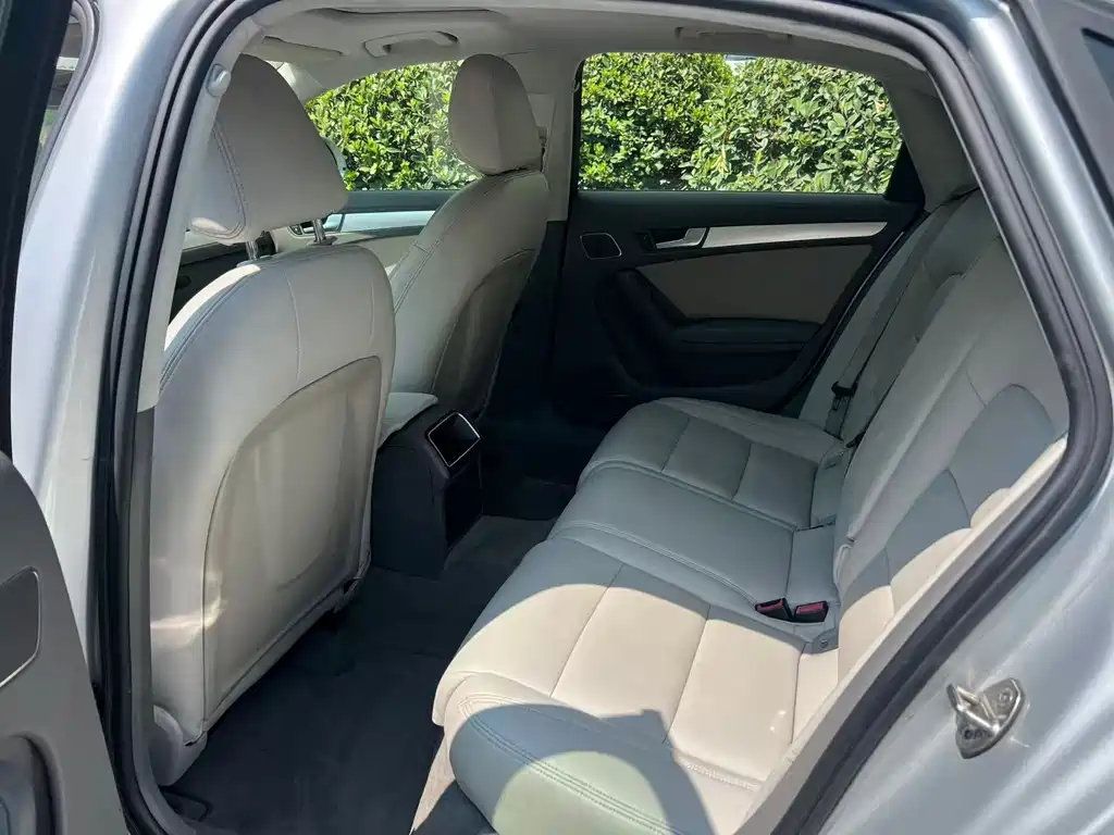 Audi A4L 2012