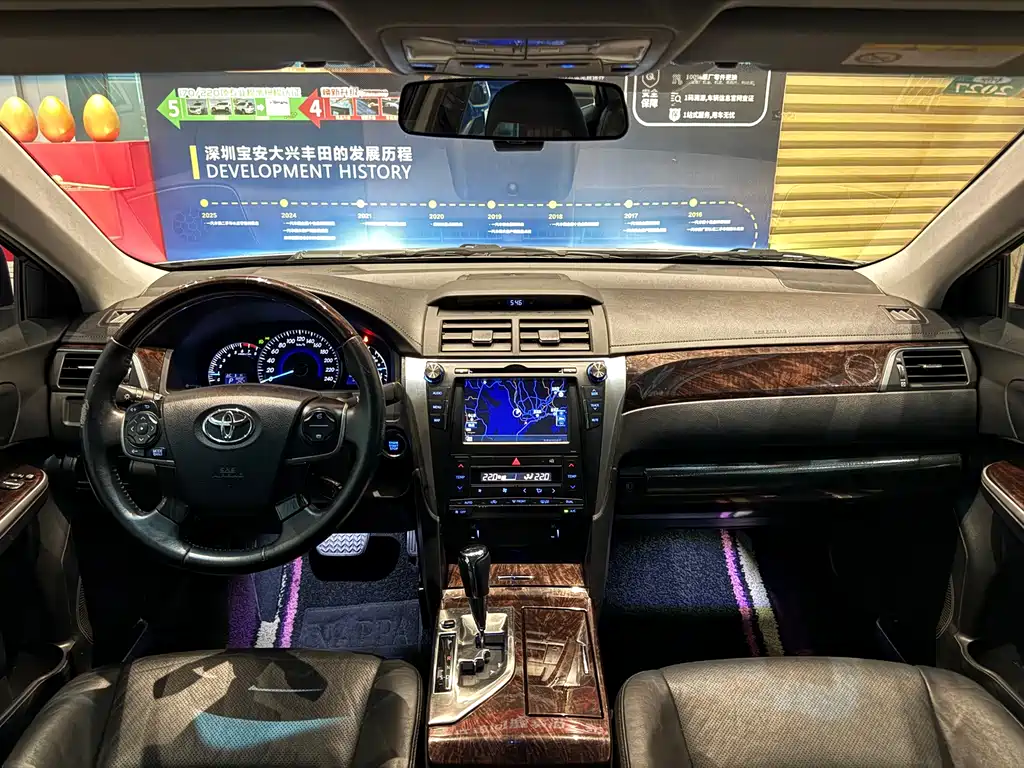 Toyota Camry 2016 — фото 13