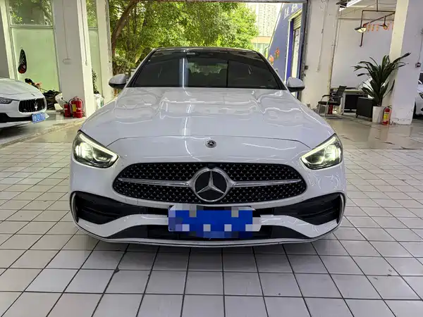 Mercedes-Benz C-Class 2024