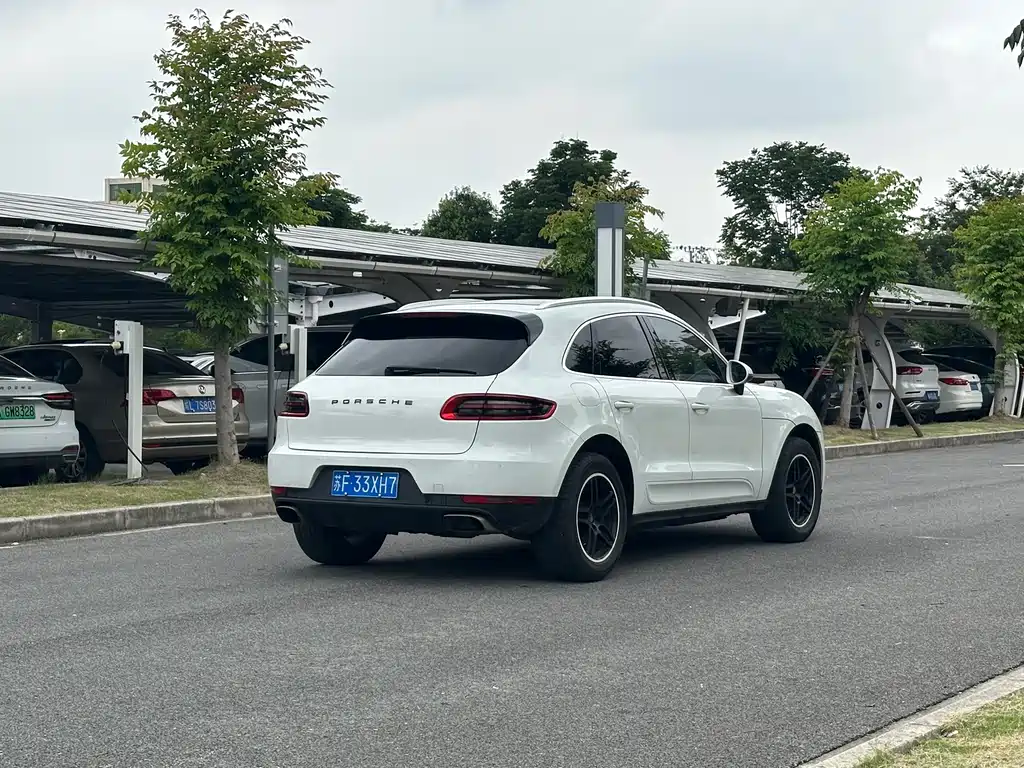 Porsche Macan 2017 — фото 4