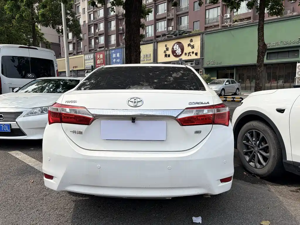 Toyota Corolla 2015 — фото 10