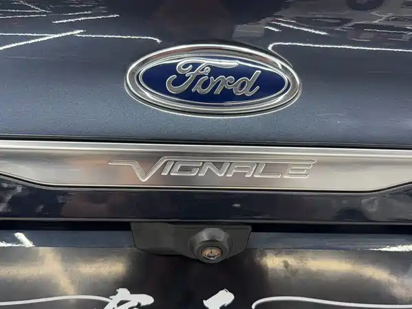 Ford Taurus 2019