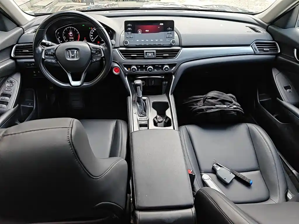 Honda Accord 2020 — фото 10
