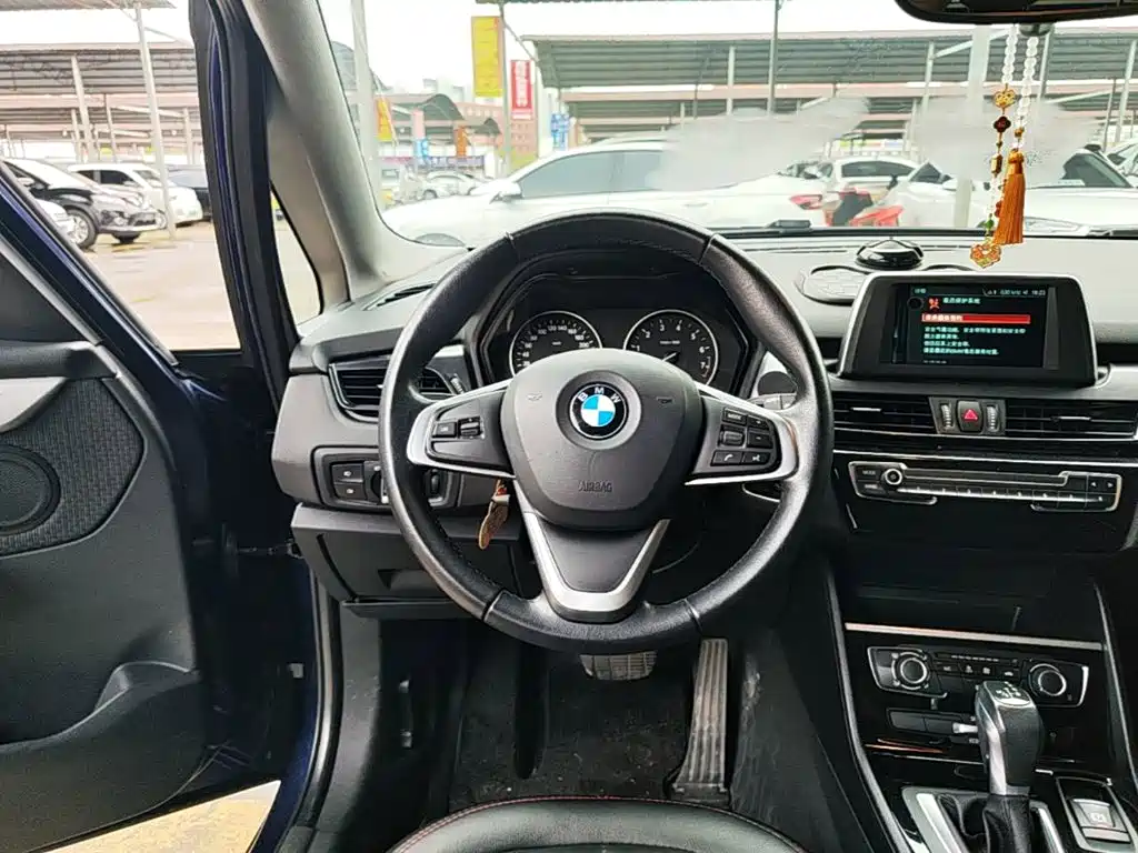 BMW 2 Series Station Wagon 2018 — фото 11