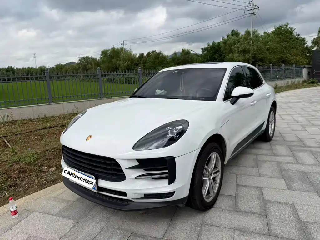 Porsche Macan 2021