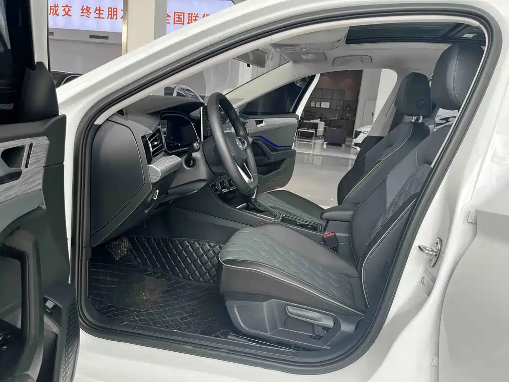 Volkswagen Sagitar 2025