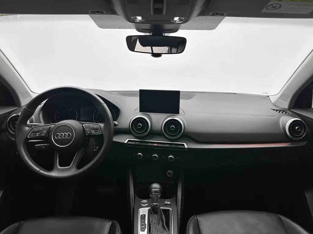 Audi Q2L 2022 — фото 14