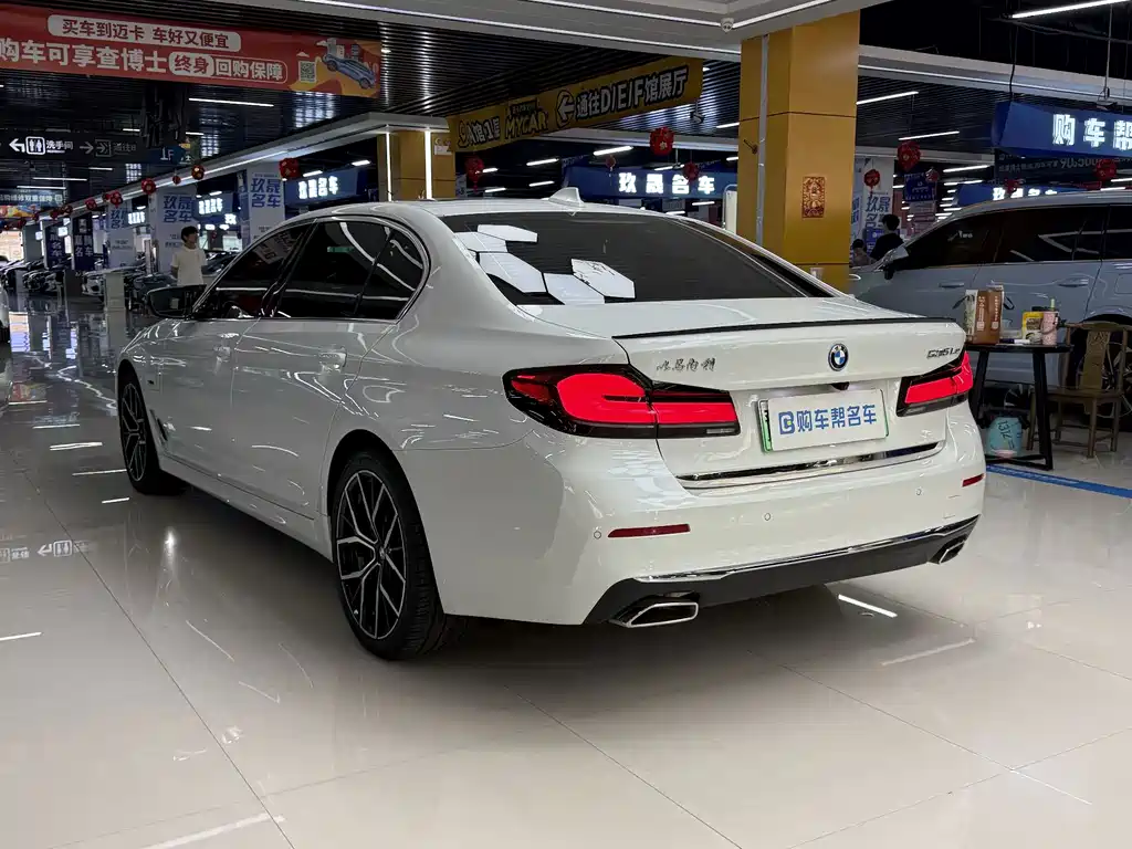 BMW 5 Series New Energy 2022 — фото 15