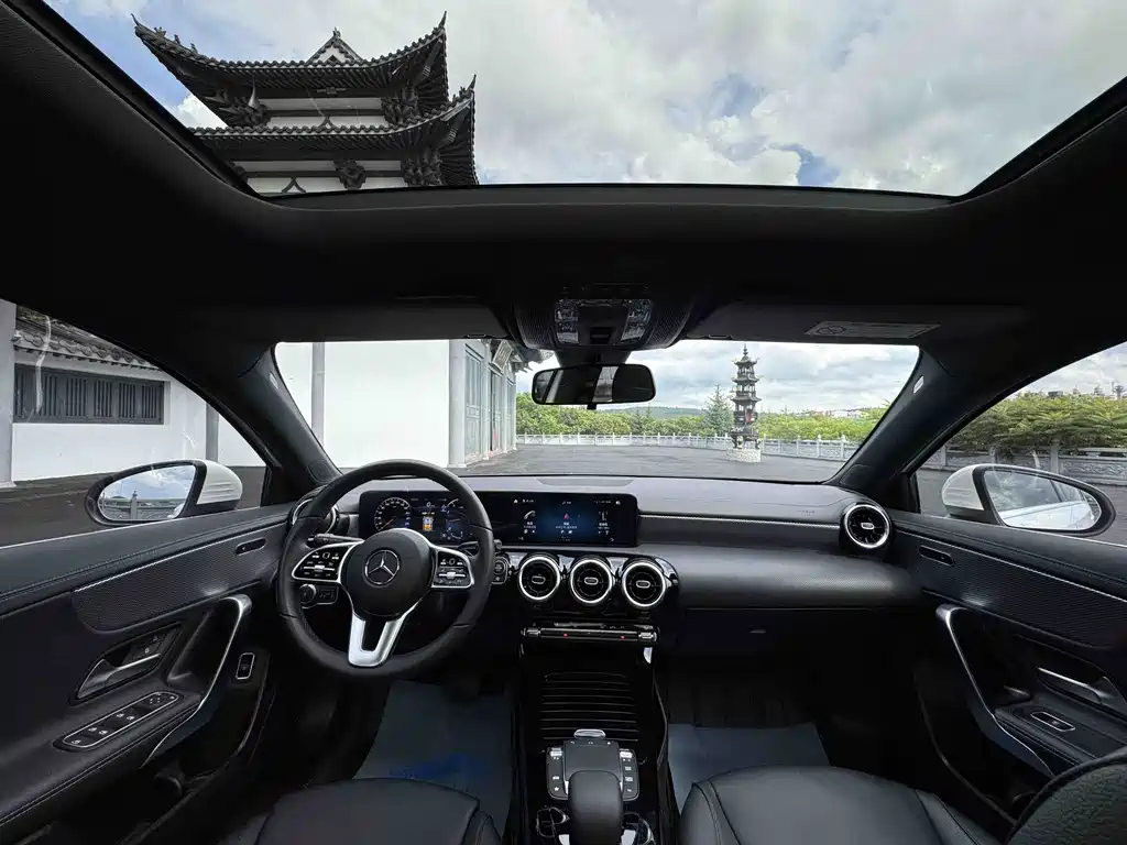 Mercedes-Benz A-Class 2023 — фото 18