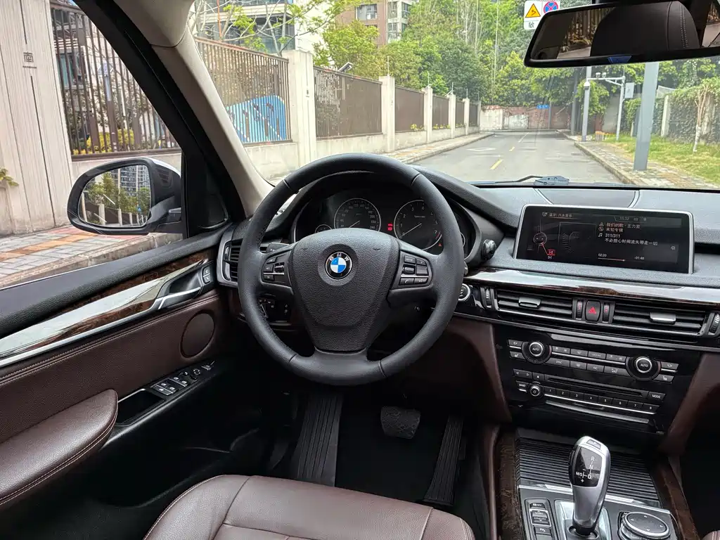 BMW X5 2016 — фото 18
