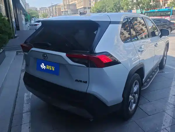 Toyota RAV4 2023
