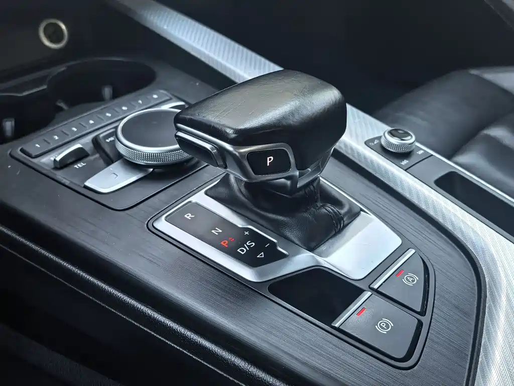 Audi A4L 2017