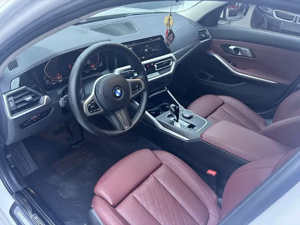 BMW 3 Series 2022 — фото 10