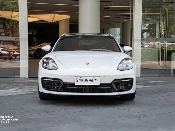 Porsche Panamera 2021
