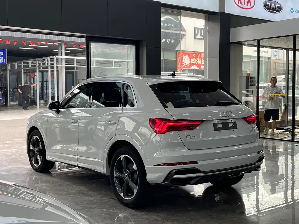 Audi Q3 2022 — фото 15