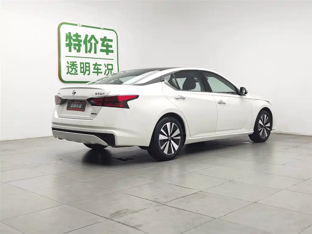 Nissan Teana 2022