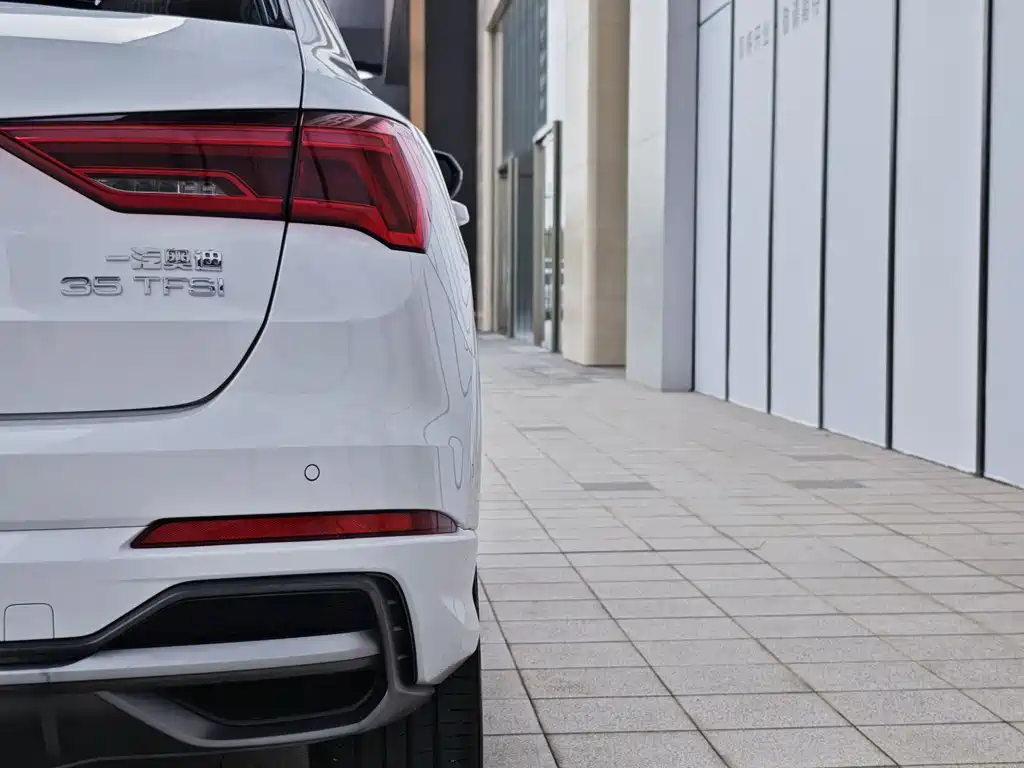 Audi Q3 2021 — фото 18