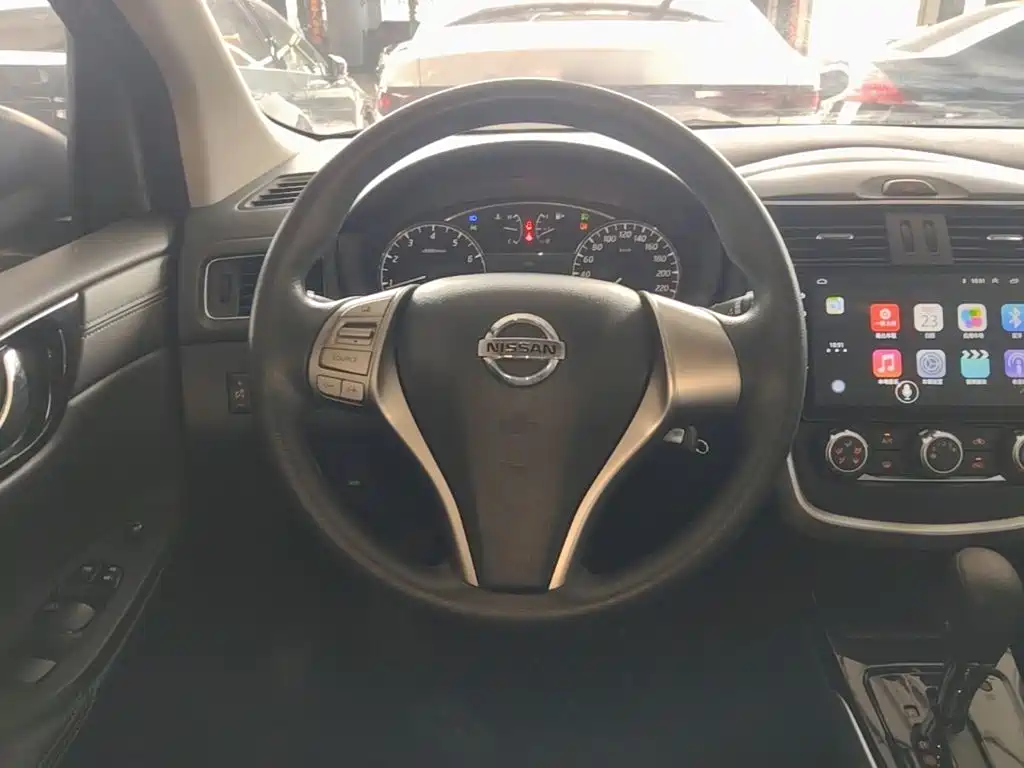 Nissan Tiida 2018 — фото 11