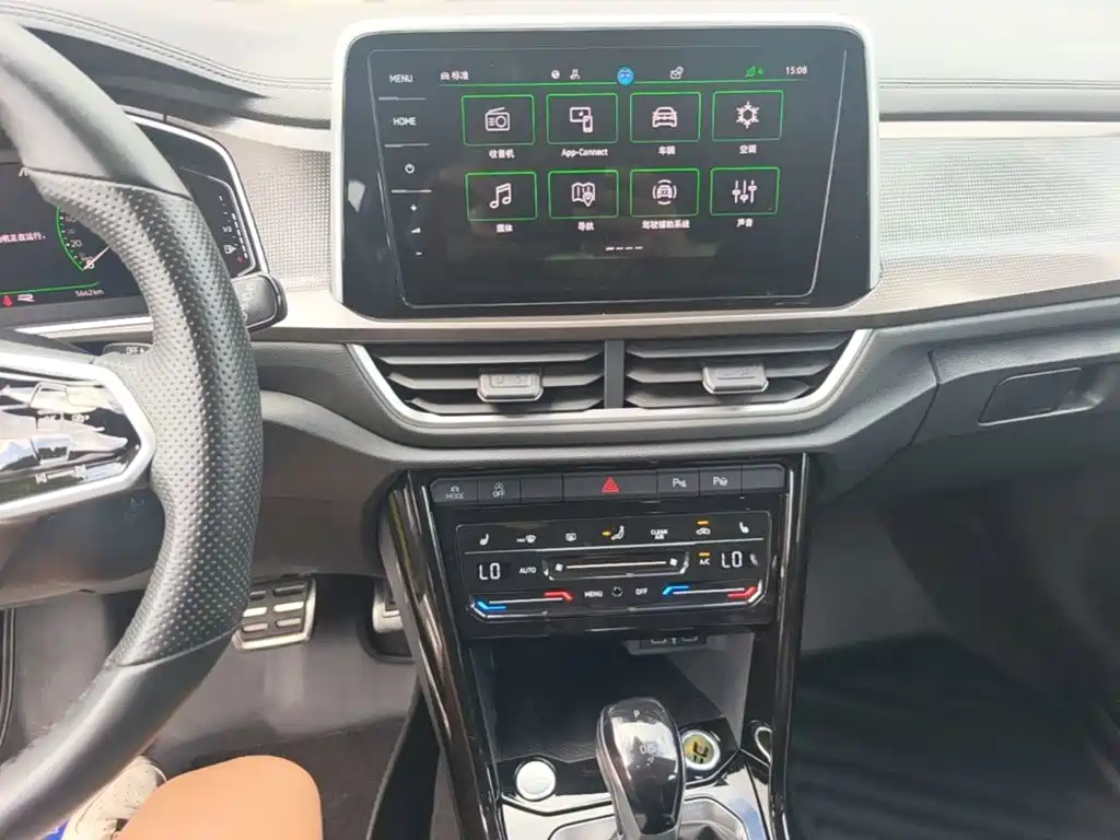 Volkswagen T-Roc 2023 — фото 18