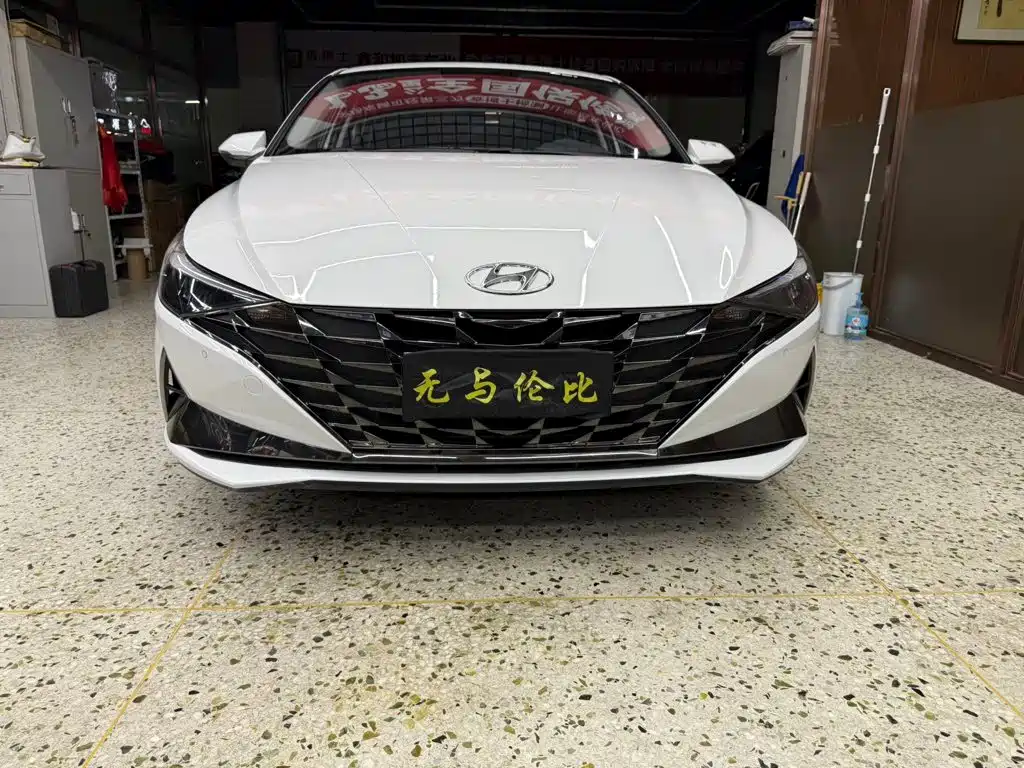 Hyundai Elantra 2023