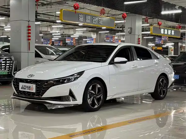 Hyundai Elantra 2023