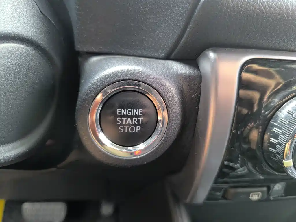Toyota Yaris L 2023 — фото 19