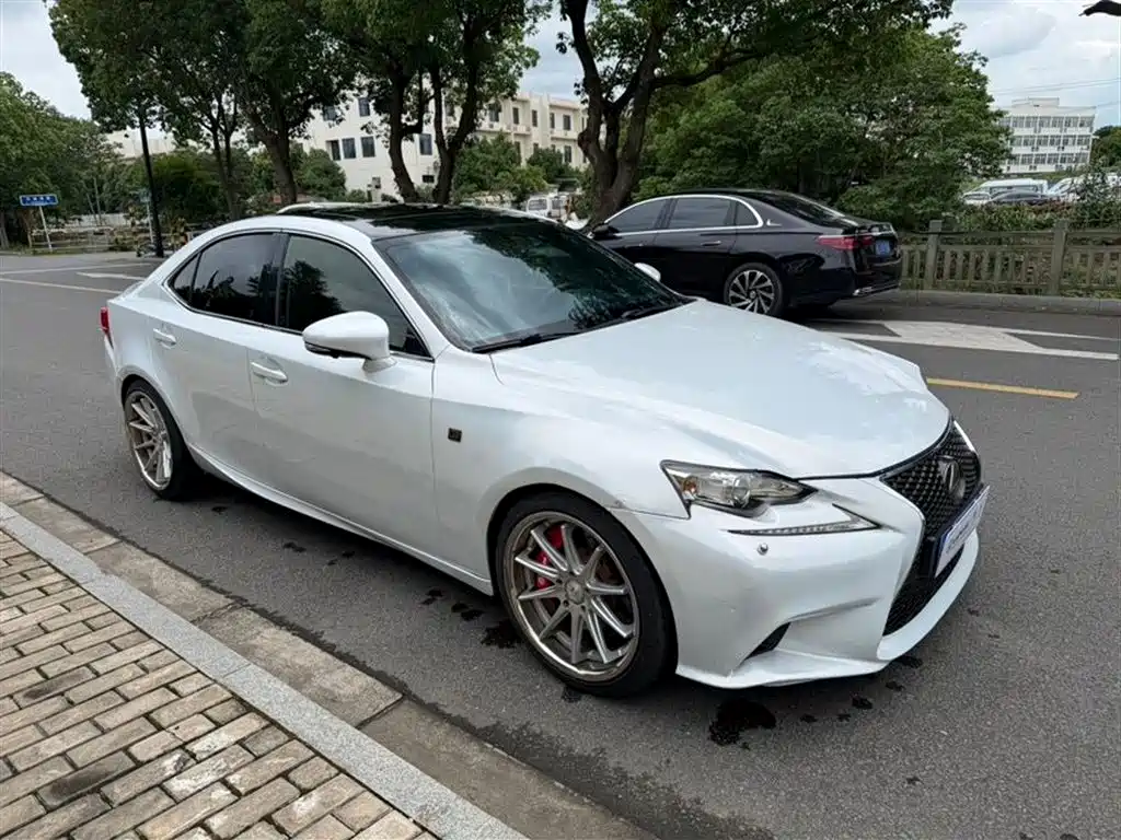 Lexus IS 2014