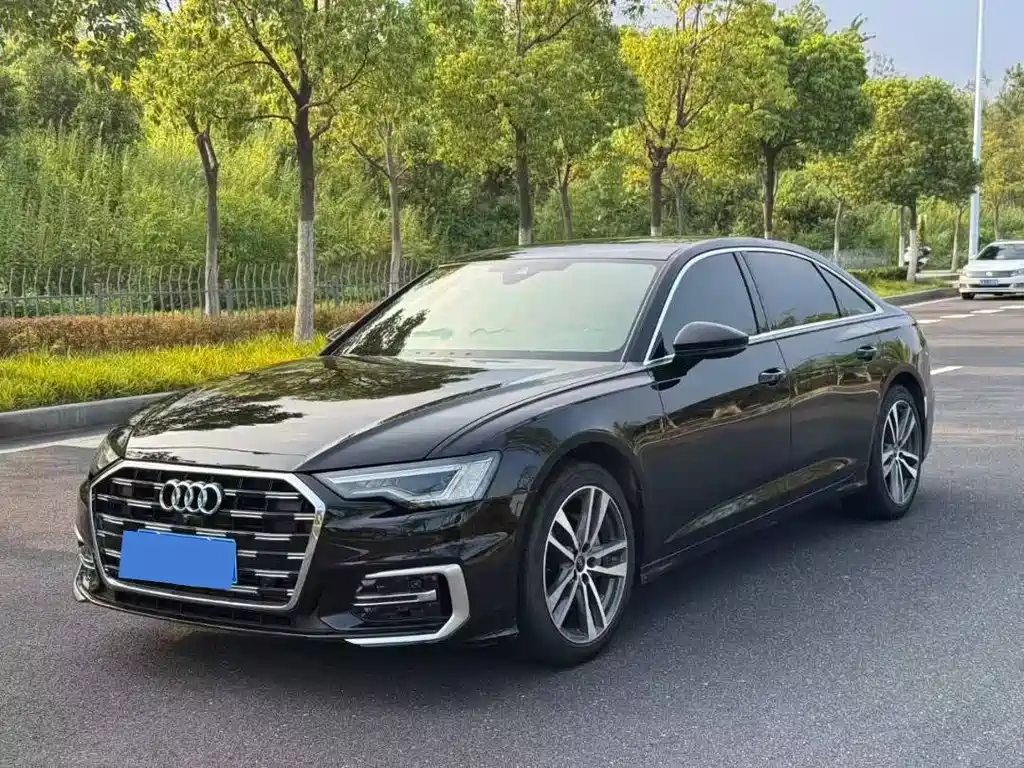Audi A6L 2024 — фото 1