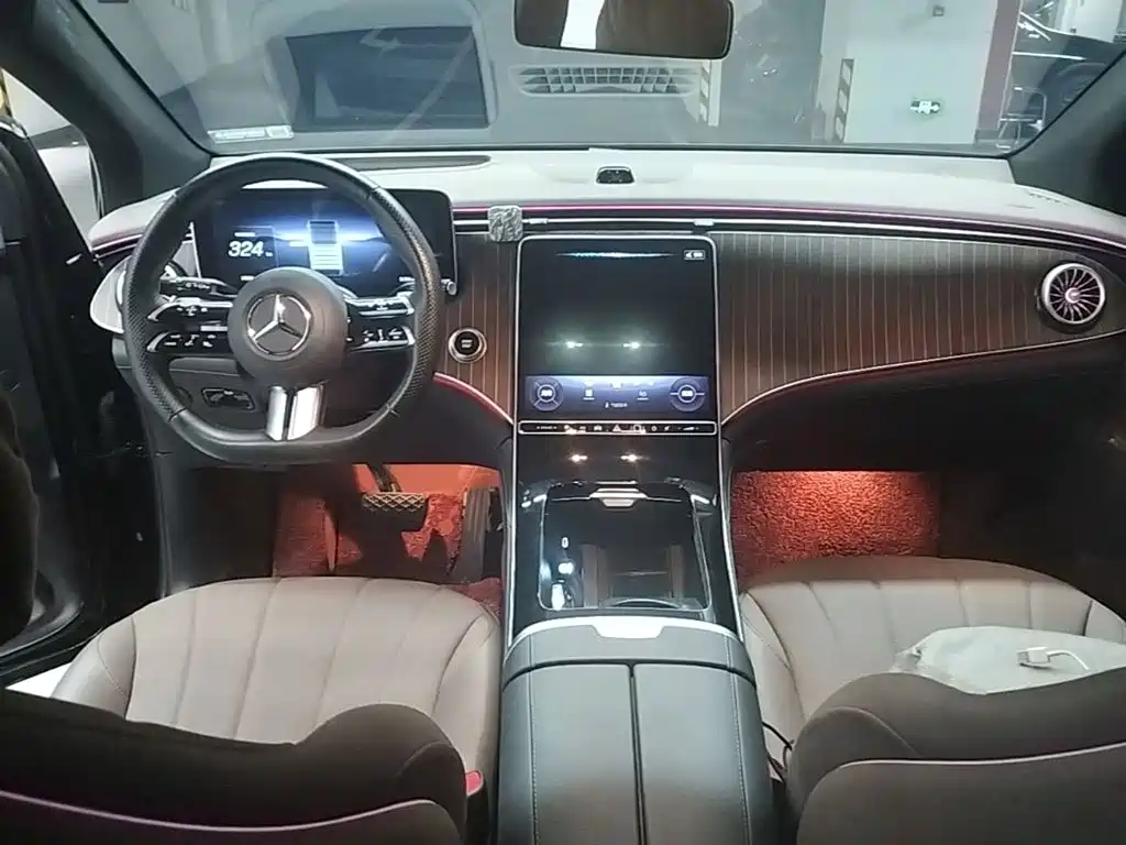 Mercedes-Benz EQE SUV 2024 — фото 10