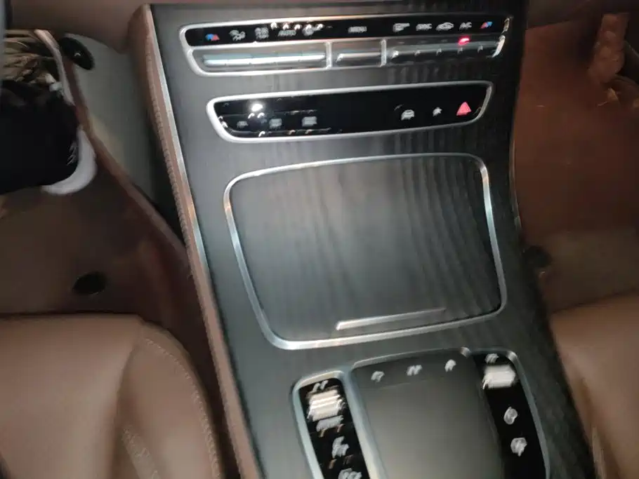 Mercedes-Benz E-Class 2023 — фото 16