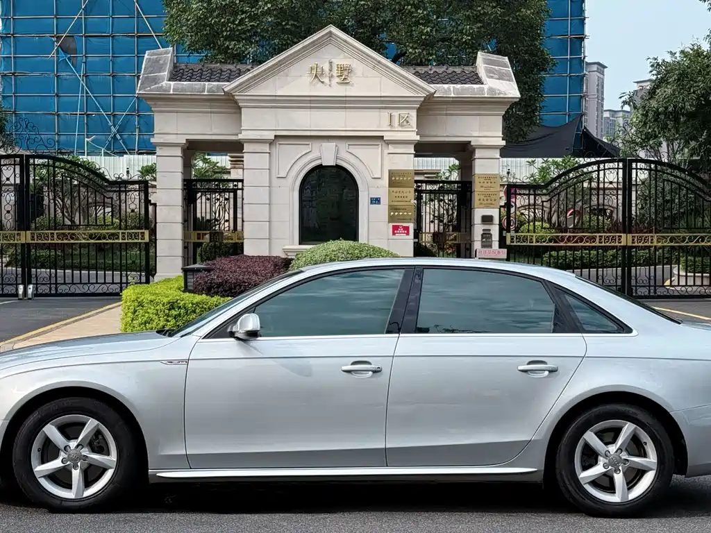 Audi A4L 2015