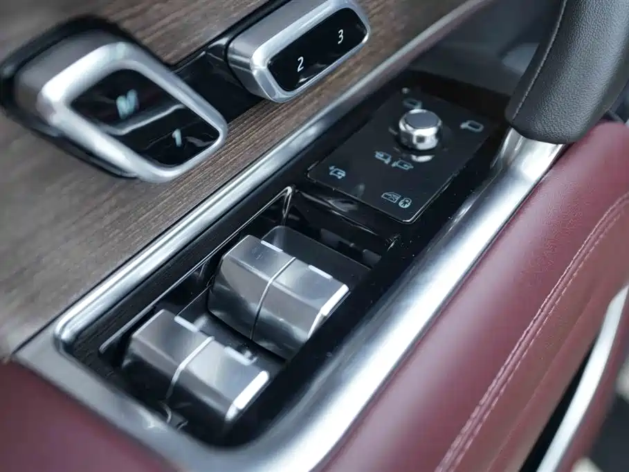 Land Rover Range Rover 2025 — фото 11