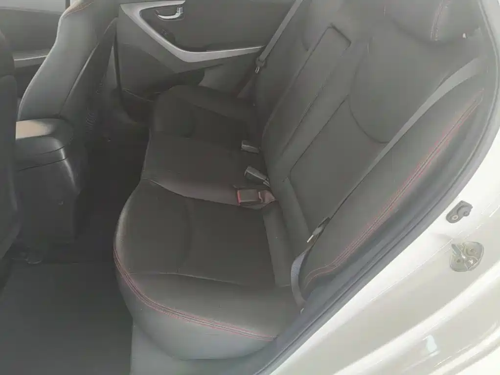 Hyundai Elantra Langdong 2016 — фото 17