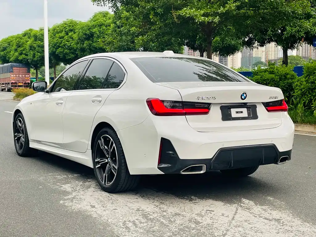 BMW 3 Series 2024