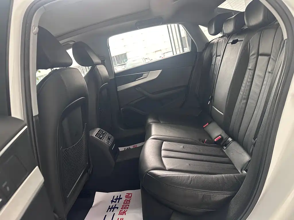 Audi A4L 2019