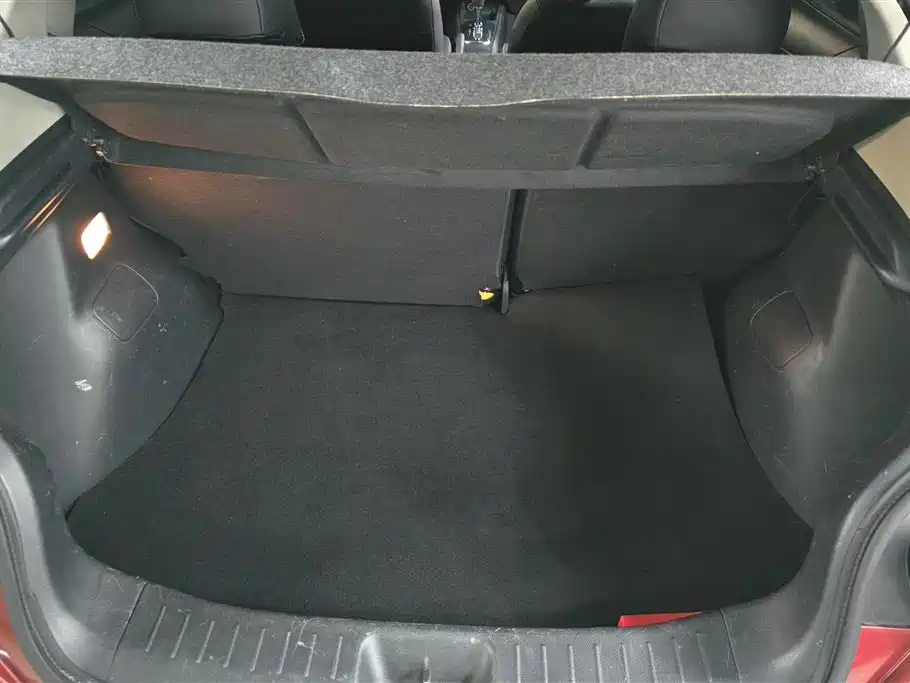 Nissan Tiida 2014