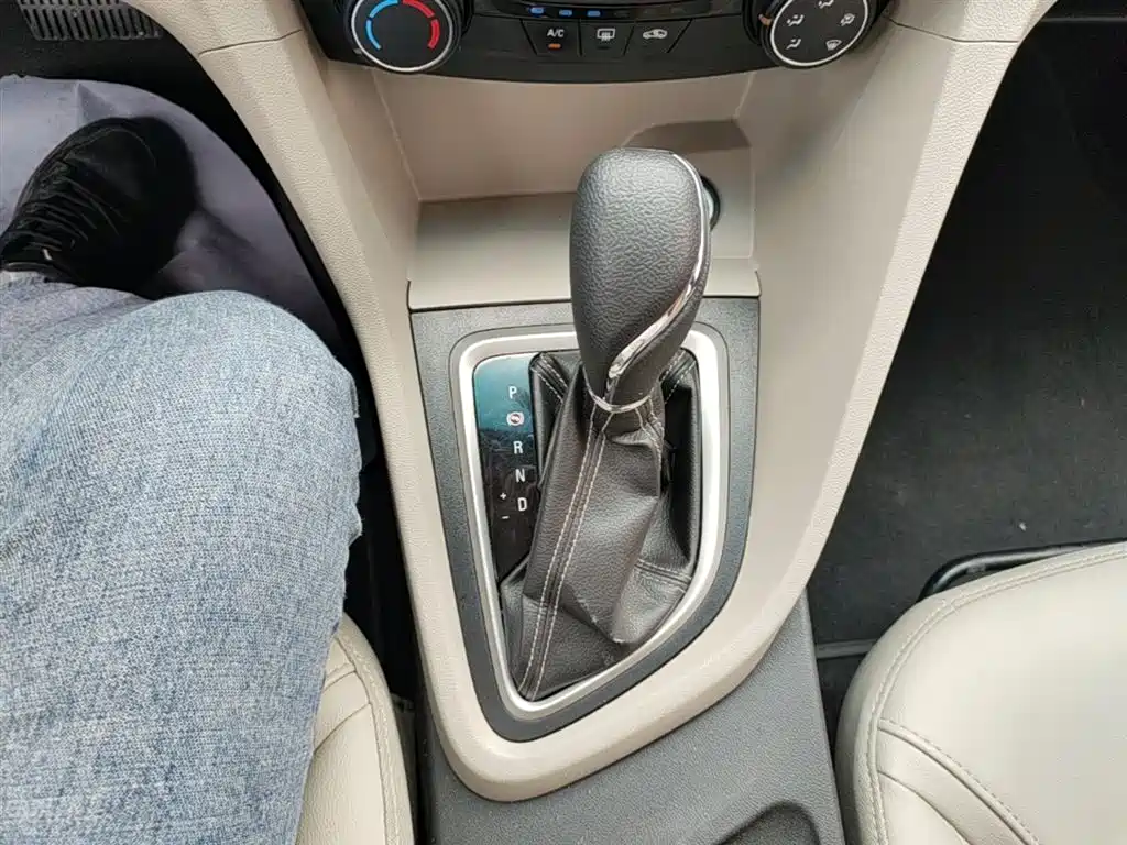 Buick Excelle 2017 — фото 14