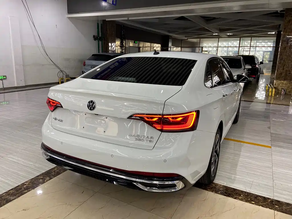 Volkswagen Sagitar 2022
