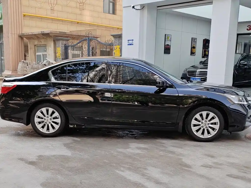 Honda Accord 2015 — фото 3