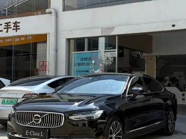 Volvo S90 2025