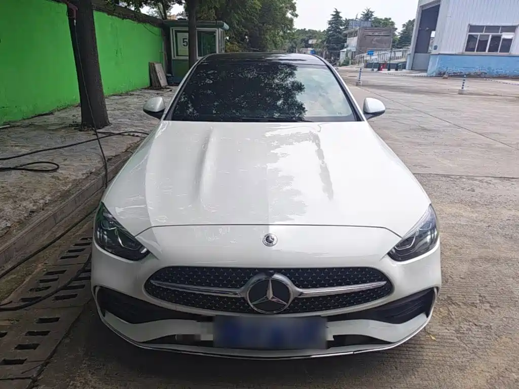Mercedes-Benz C-Class 2024